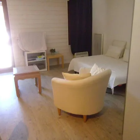 Apartment Renove 4 Pers. Au Pied Des Pistes Avec Balcon Et Casier A - Fr-1-330-237 *